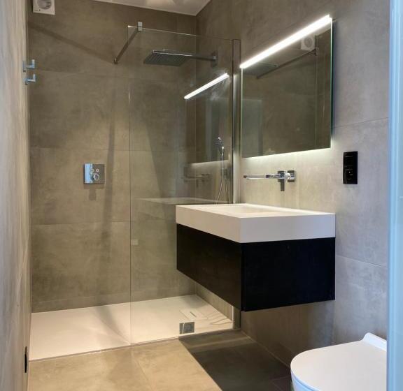 חדר משפחתי נוף לגינה, Maison Dispa