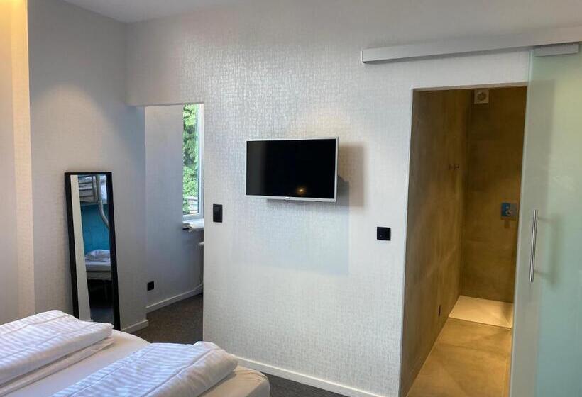 غرفة عائلية مطلّة علي الحديقة, Maison Dispa