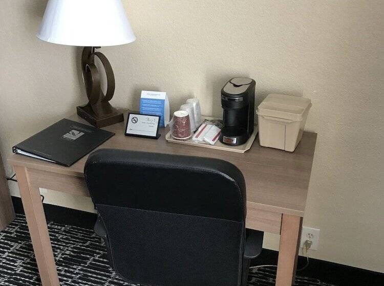 ２ダブルベッドのスタンダードルーム, Quality Inn Near Pimlico Racetrack