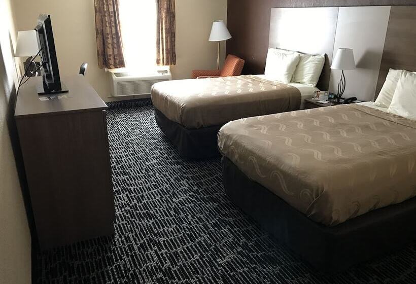 חדר סטנדרט שתי מיטות זוגיות, Quality Inn Near Pimlico Racetrack