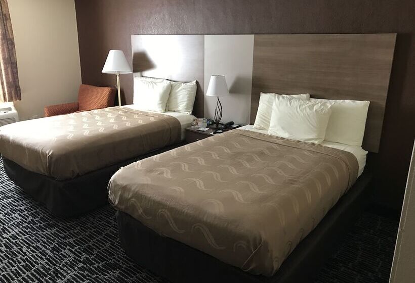 חדר סטנדרט שתי מיטות זוגיות, Quality Inn Near Pimlico Racetrack