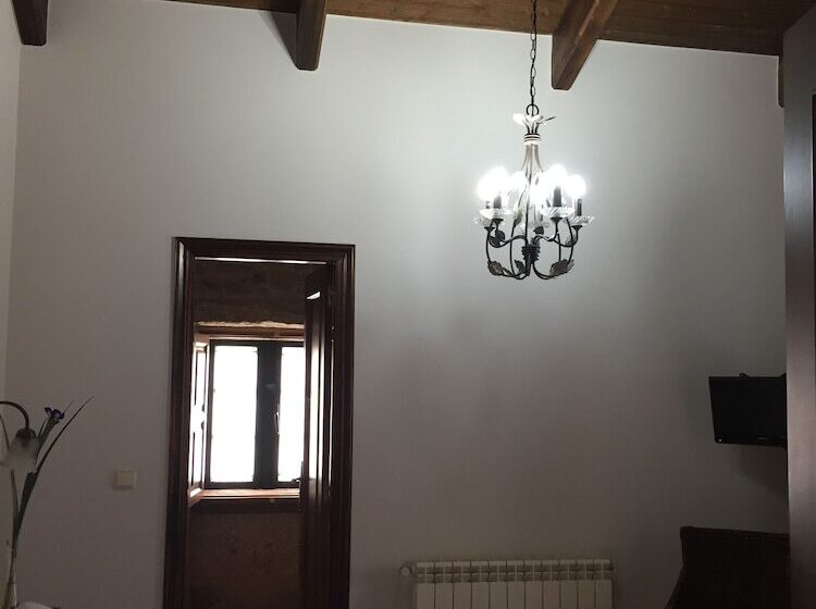 اتاق استاندارد, A Casa Da Meixida