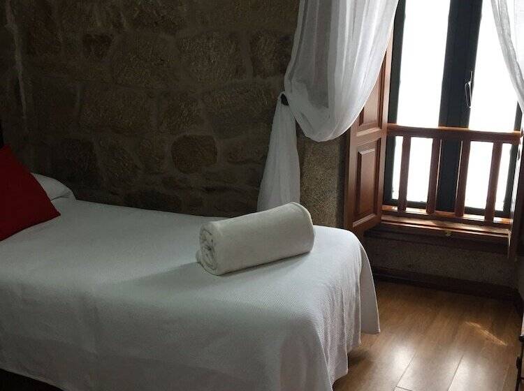 اتاق استاندارد, A Casa Da Meixida