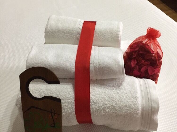 اتاق استاندارد, A Casa Da Meixida