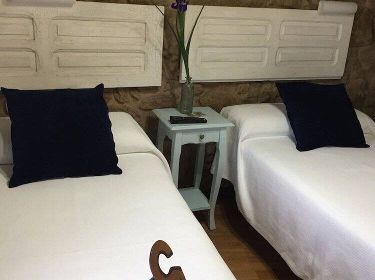 اتاق استاندارد, A Casa Da Meixida