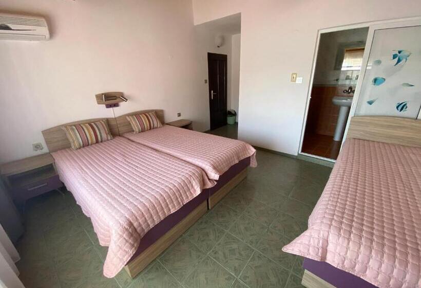 Triple Room Sea View, Villas Sozopol