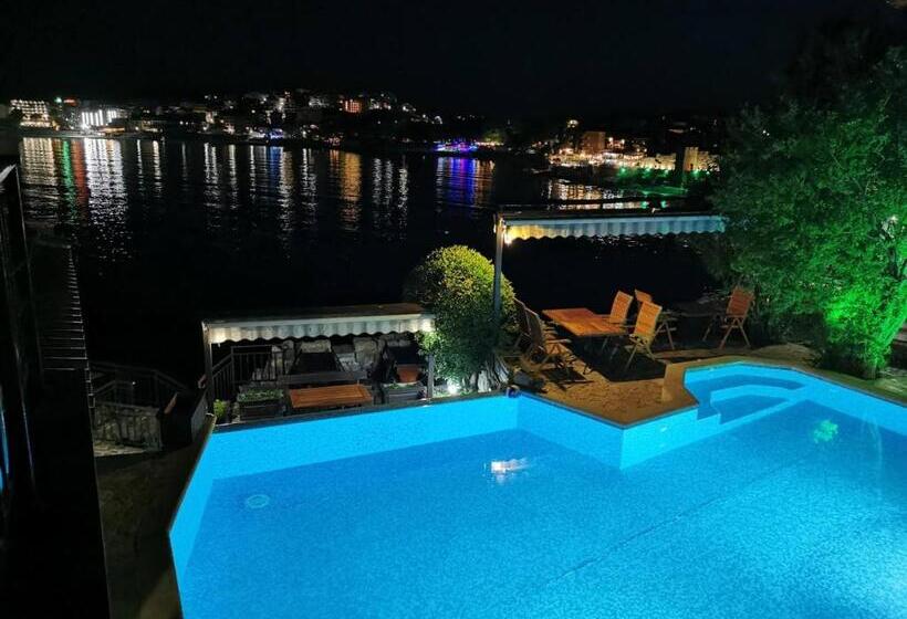 Triple Room Sea View, Villas Sozopol