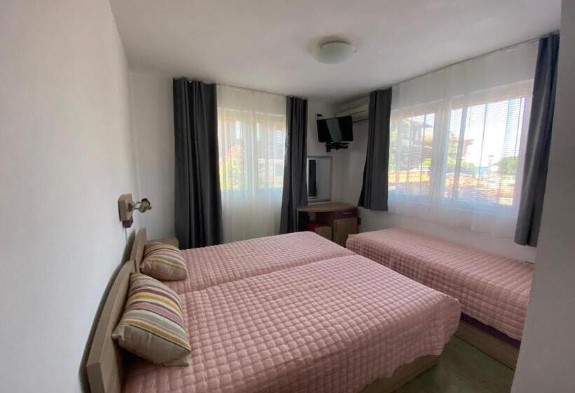 חדר אקונומי לשלושה, Villas Sozopol