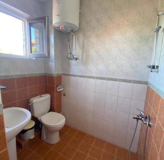 חדר אקונומי לשלושה, Villas Sozopol