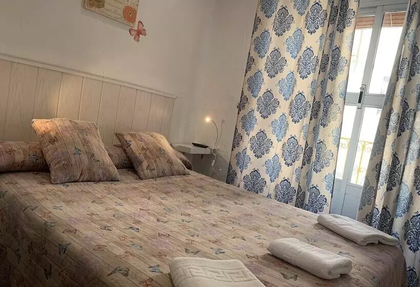 اتاق استاندارد یک نفره, Giraldilla