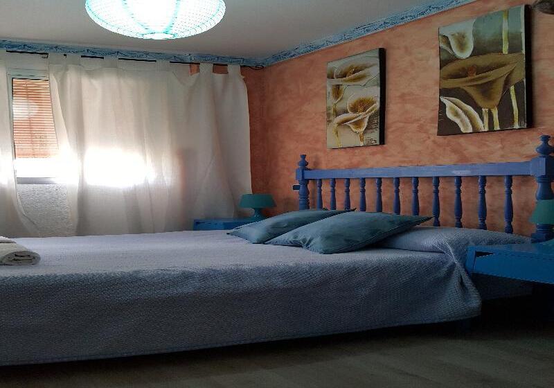 اتاق استاندارد سه نفره, Giraldilla