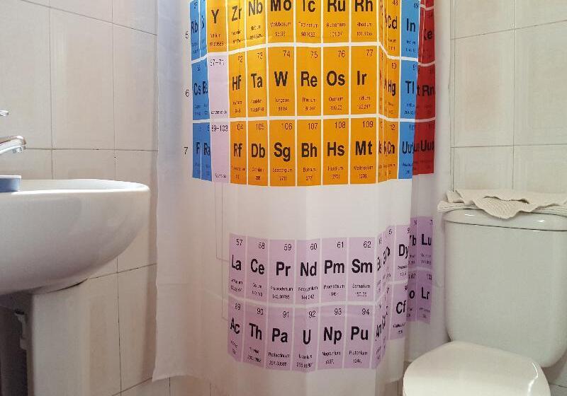 اتاق استاندارد سه نفره, Giraldilla