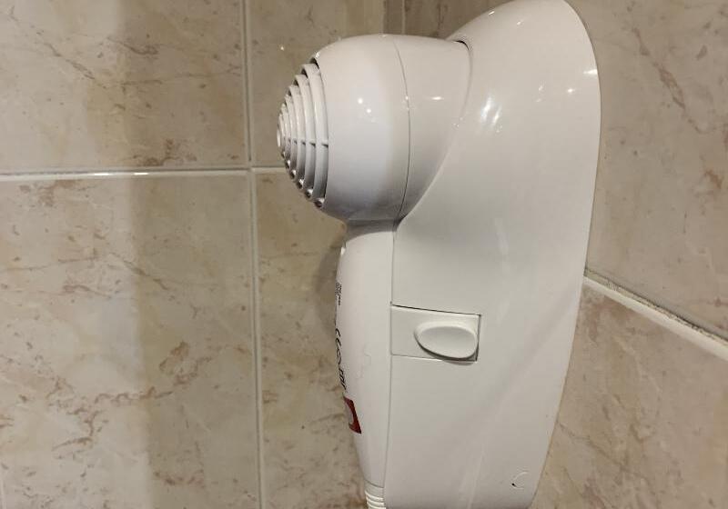 اتاق اکونومی, Giraldilla