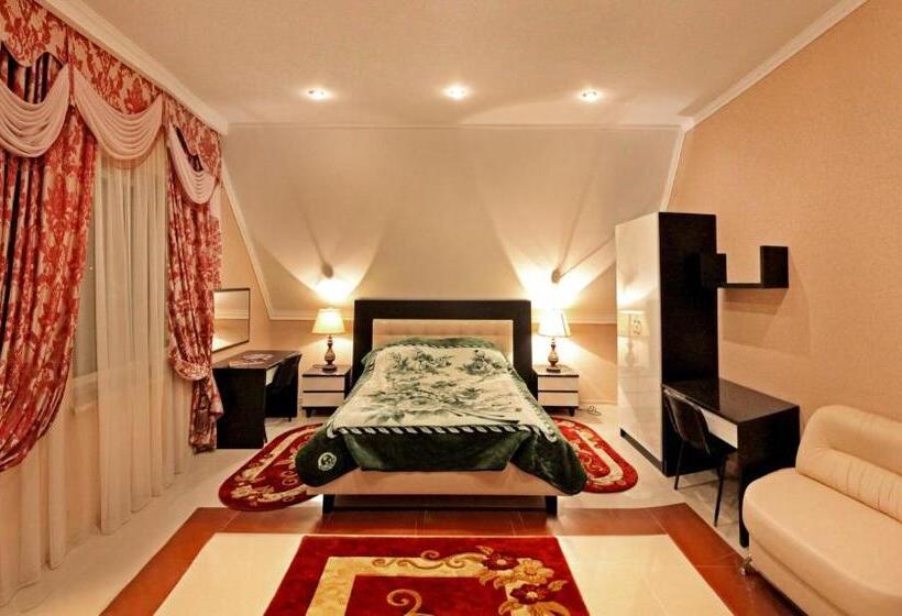 سوئیت جونیور خانوادگی, гранд алексік