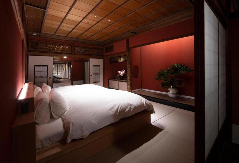 سوییت با چشم‌انداز باغ, 101 Kanazawa