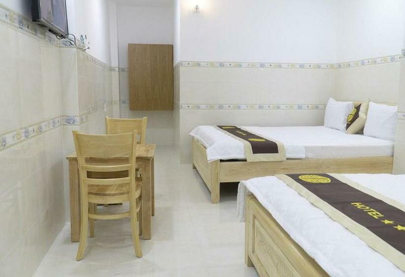 Quarto Familiar, Dai An Binh Tan