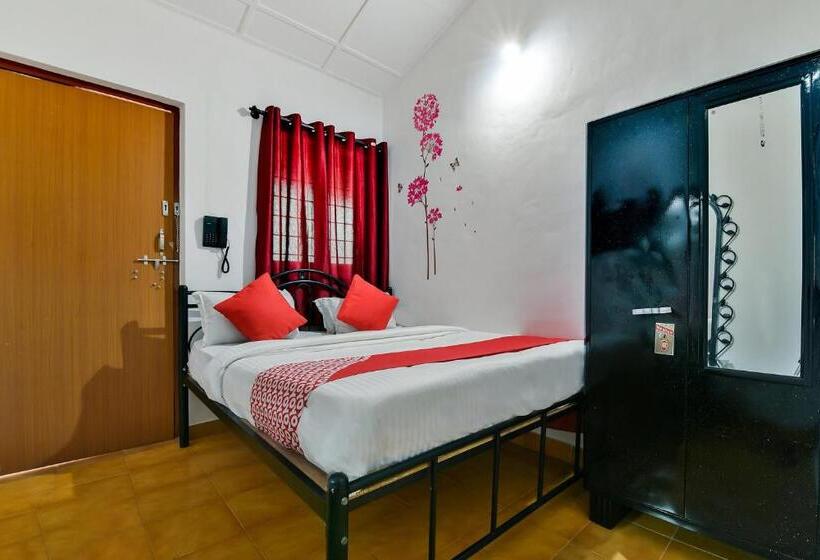 トリプルクラシックルーム, O Route Near Calangute Beach