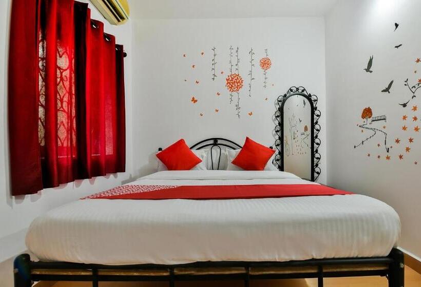 トリプルクラシックルーム, O Route Near Calangute Beach