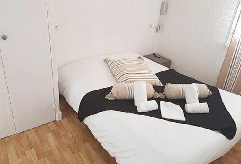 Номер Стандарт, Auberge Le Guinefort