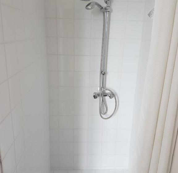 Quarto Estandar, Auberge Le Guinefort