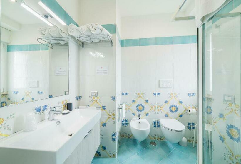 四人豪华间, Corallo Circeo