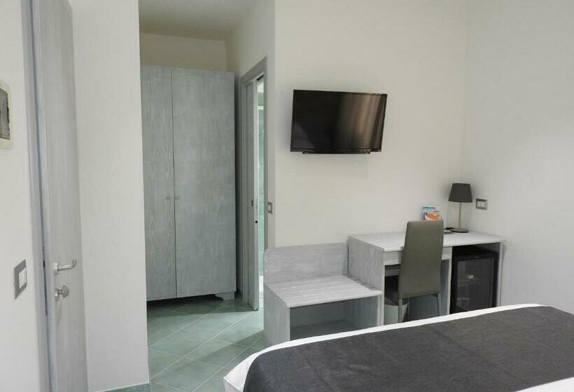 高级大房间, Corallo Circeo