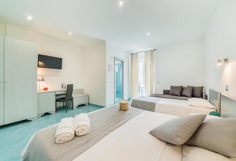 四人豪华间, Corallo Circeo