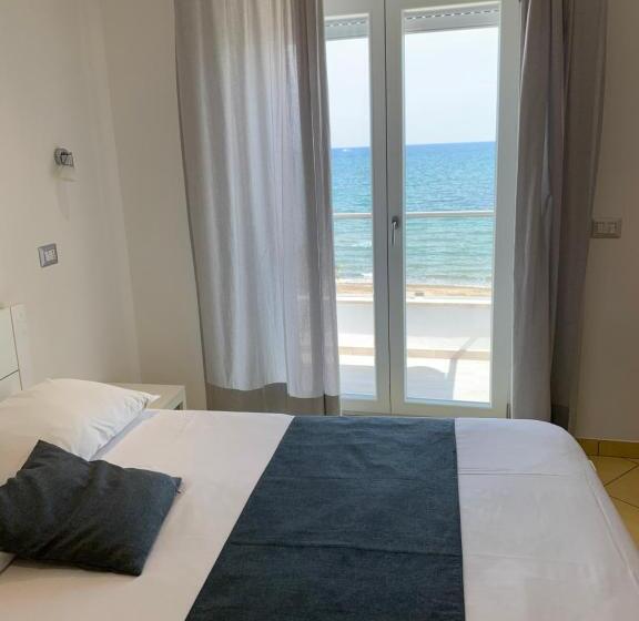 豪华海景房带阳台, Corallo Circeo