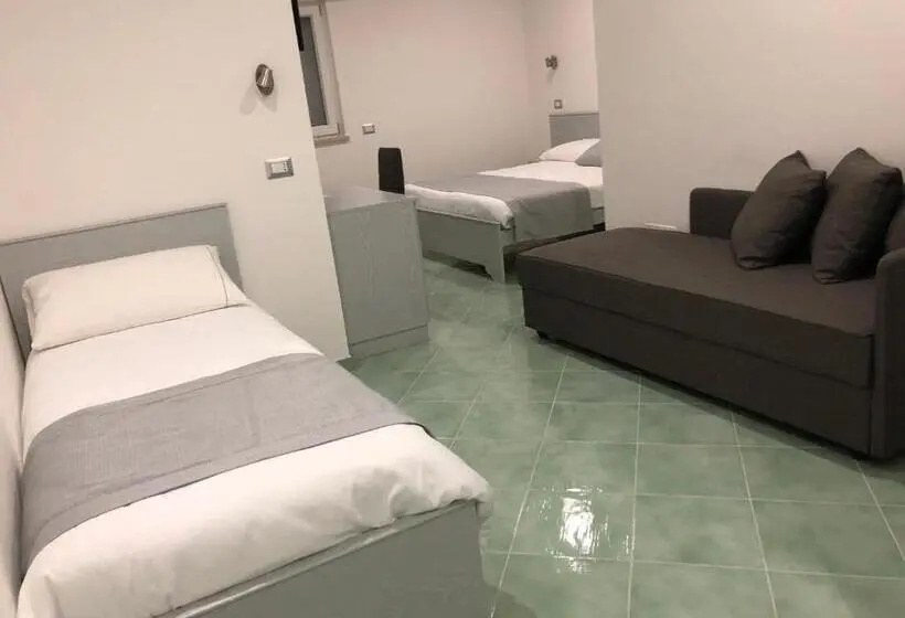 スーペリアの４人部屋, Corallo Circeo