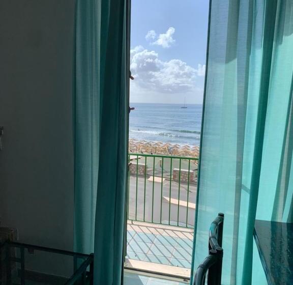 复式房间, Corallo Circeo