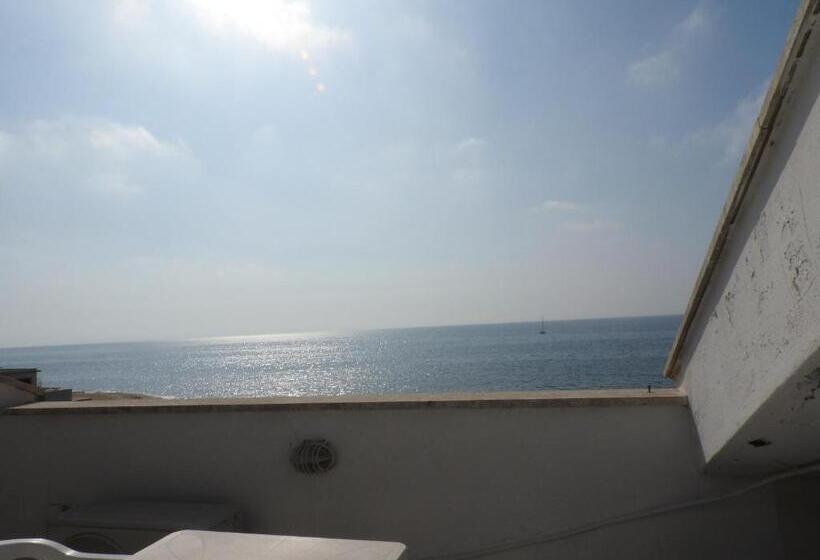 复式房间, Corallo Circeo