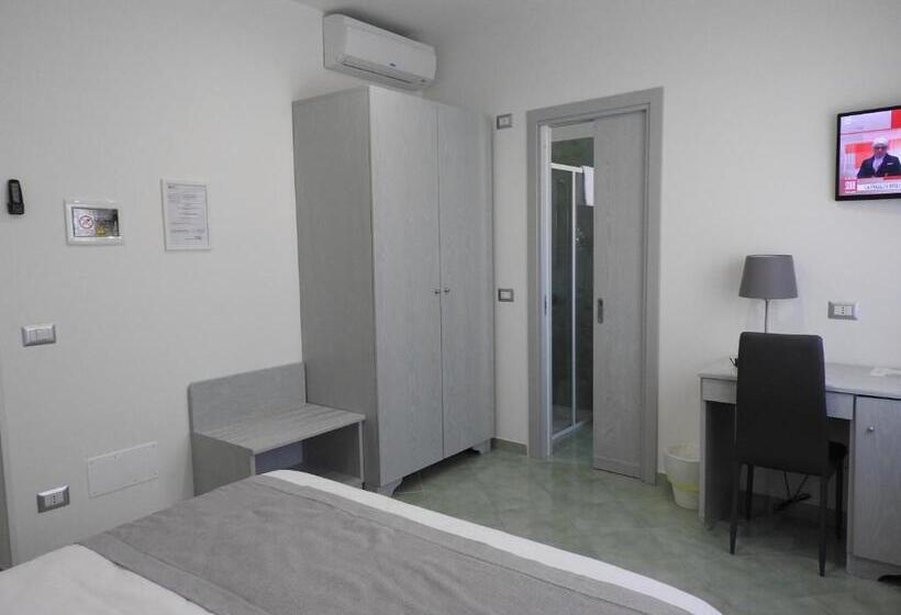 标准间, Corallo Circeo