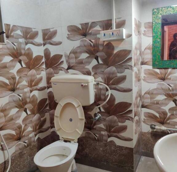 اتاق کلاسیک سه تخته, O Sonamoni