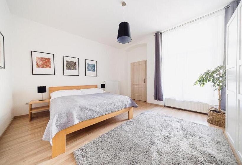 חדר סטנדרט נוף לגינה, Café Havlíček Penzion