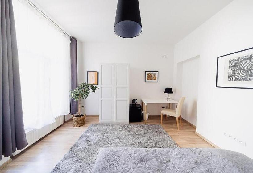 חדר סטנדרט נוף לגינה, Café Havlíček Penzion