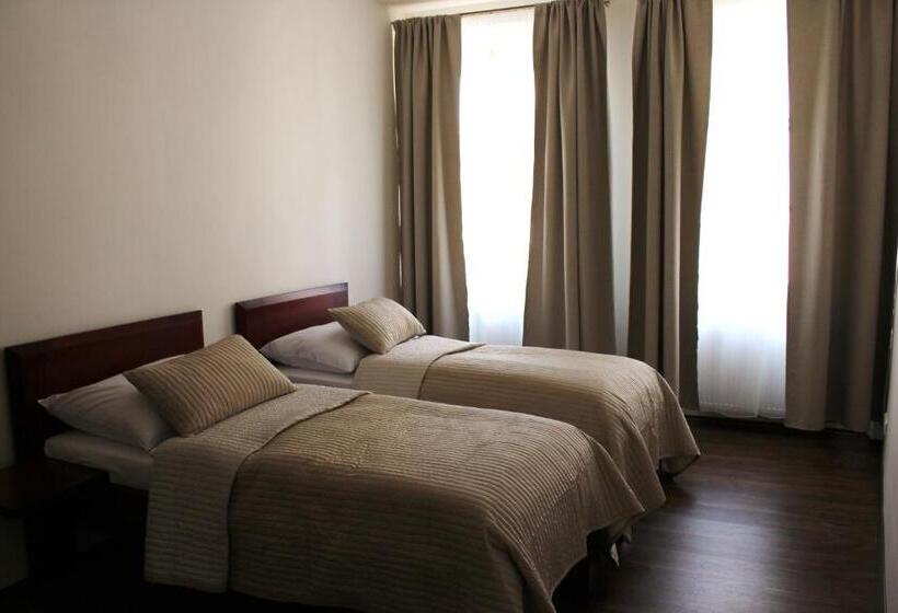 חדר סטנדרט לארבעה, Café Havlíček Penzion