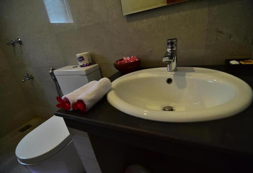 Трехместный Номер Стандарт с Балконом, Park Lane Apartments