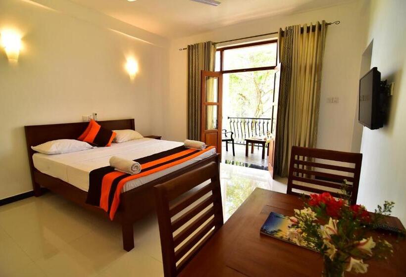 带阳台的豪华间, Park Lane Apartments