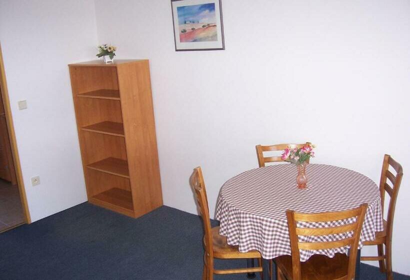 バルコニー付きスタンダードトリプルルーム, Penzion Panter