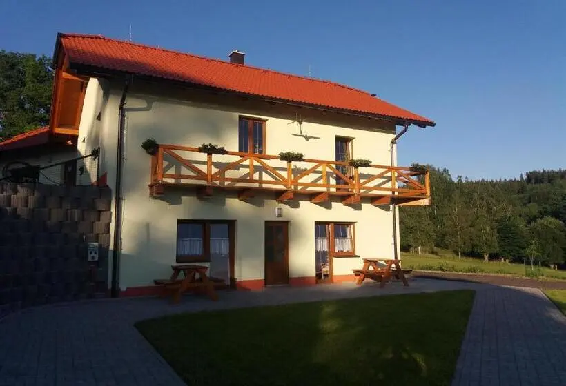 1 Bedroom Apartment Lake View, Penzion Panter