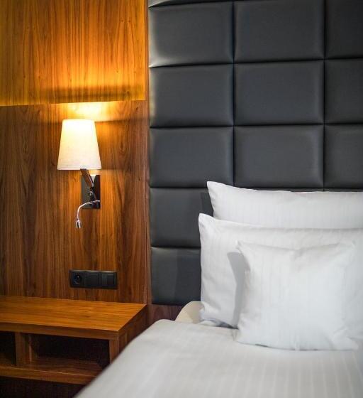 1 Bedroom Apartment Lake View, Heron Live Hotel Marina & Spa