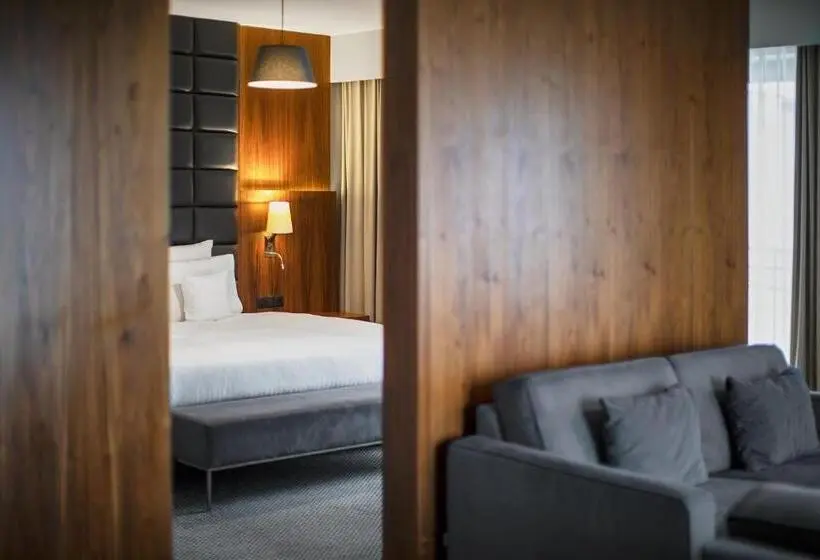 1 Bedroom Apartment Lake View, Heron Live Hotel Marina & Spa