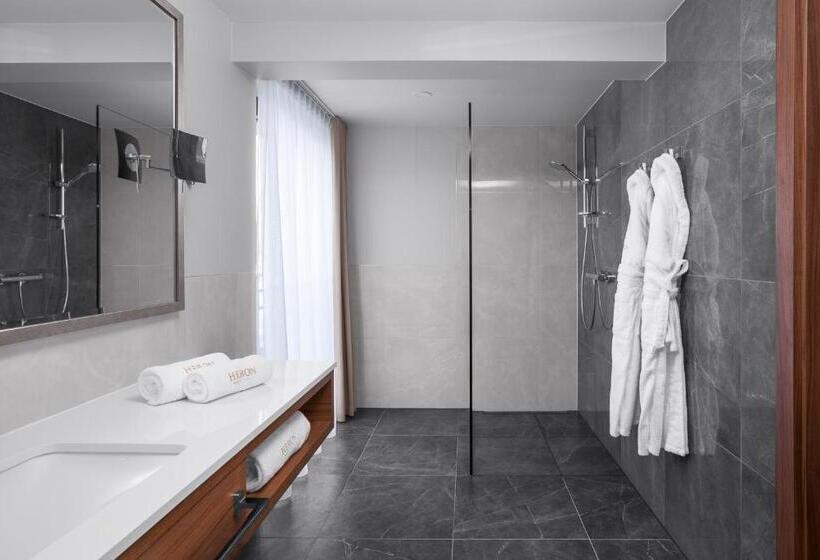 デラックススイート, Heron Live Hotel Marina & Spa