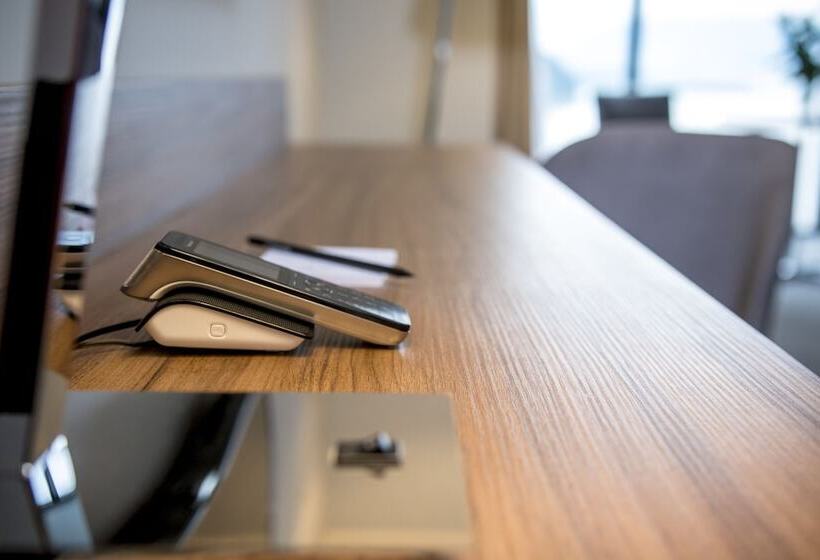 1 Bedroom Apartment Lake View, Heron Live Hotel Marina & Spa