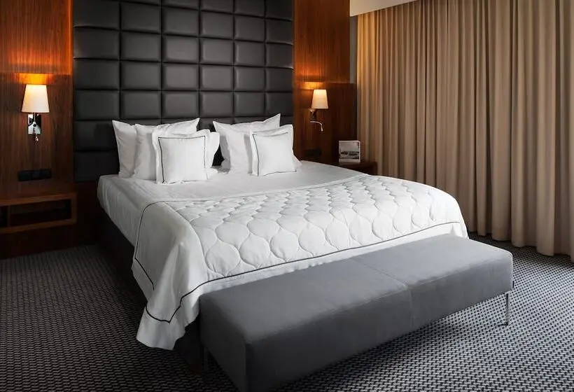 1 Bedroom Apartment Lake View, Heron Live Hotel Marina & Spa