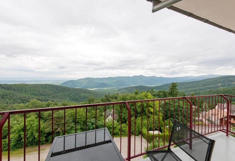 חדר סטנדרט עם מרפסת, Alexain Hotel Restaurant & Wellness   Colmar Ouest