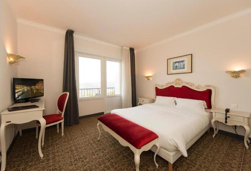 חדר סטנדרט עם מרפסת, Alexain Hotel Restaurant & Wellness   Colmar Ouest