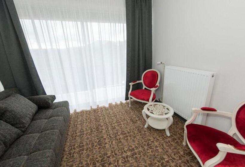 סוויטה עם מרפסת, Alexain Hotel Restaurant & Wellness   Colmar Ouest