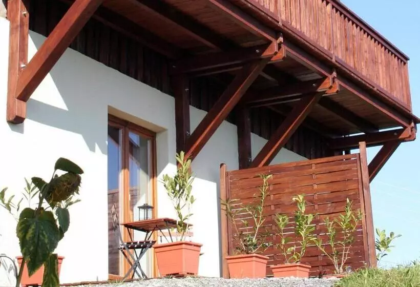 スタンダードスタジオ, Art Lodge Kunstpension