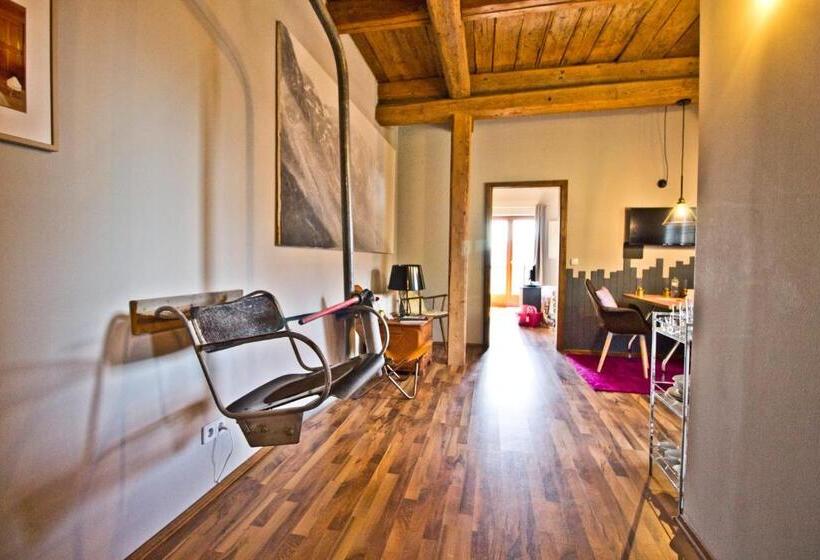 דירת חדר, Art Lodge Kunstpension